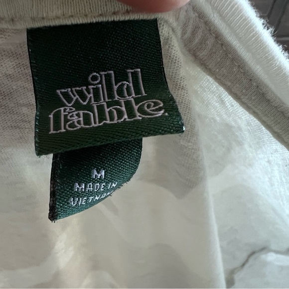 Wild Fable White/ Gray Camo Short Sleeve Cropped Tee - Picture 3 of 3